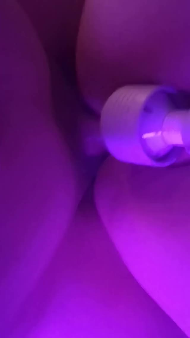 www.manyvids.com/Profile/1003342773/Dreamcream626/Store/Videos/