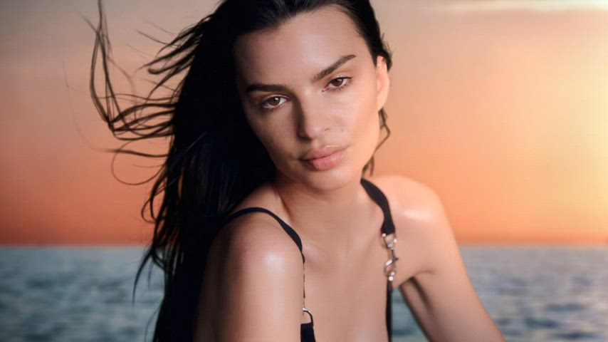 ass big tits brunette celebrity cleavage emily ratajkowski model natural tits swimsuit