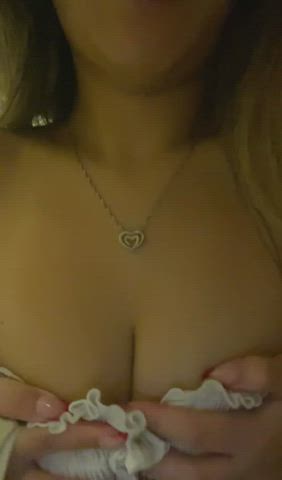 natural tits nipslip tits asian-girls-white-cocks busty-asians paag gif