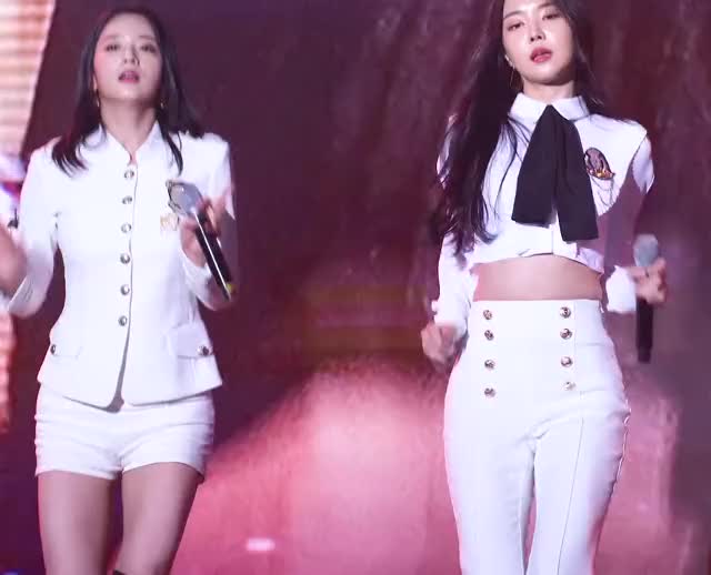 Apink Bomi and Naeun Working It