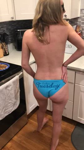 Happy Tushy Tuesday 35y/o MIL[F]