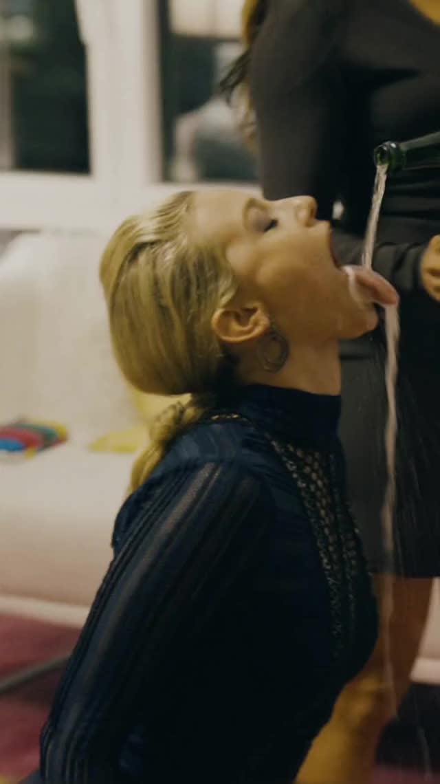 Lili Reinhart (Hustlers) champagne loop