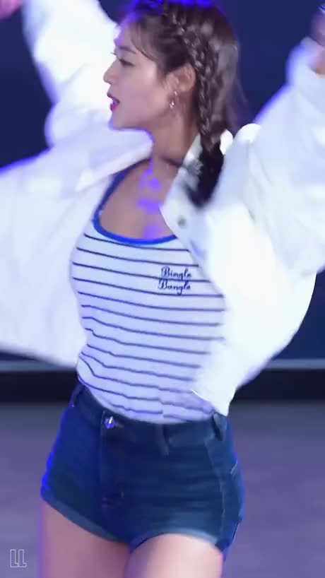 Seolhyun boob bounce