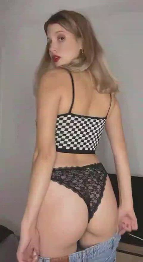 ass big ass blonde gif