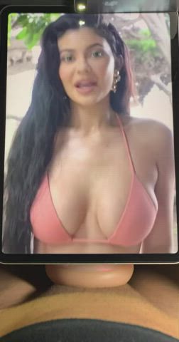 Kylie Jenner Tribbing Tribute gif