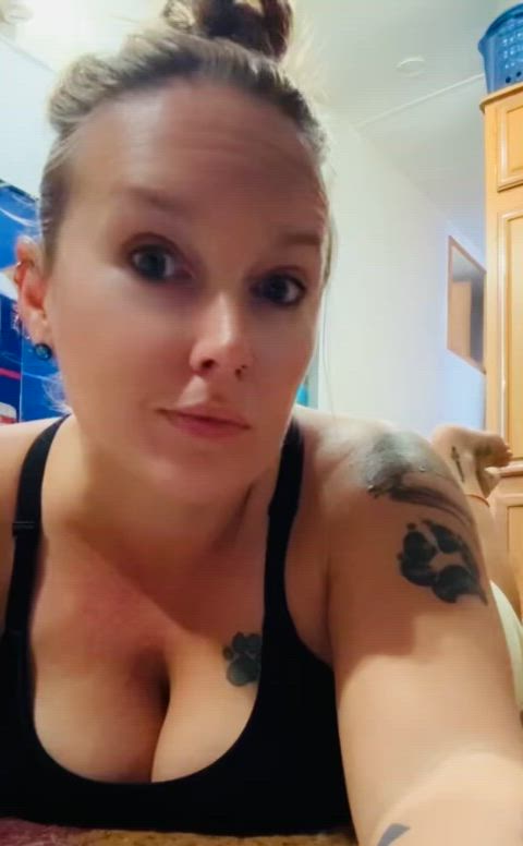 bbw curvy feet milf onlyfans tattoo tattooed toes wink gif