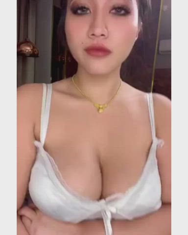 amateur big tits boobs bouncing bouncing tits milf nipples gif