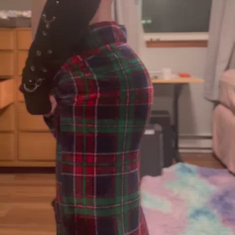 booty pants shaking gif