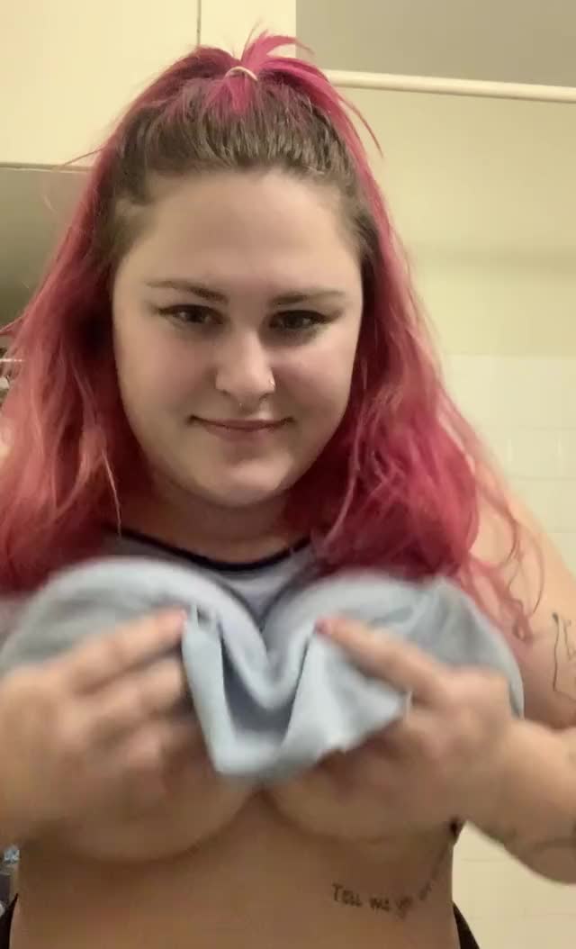 40DDD Titty Drop ???? (OC)