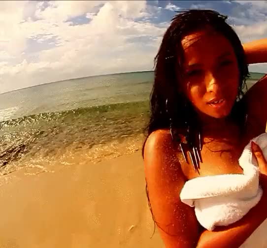 Stephanie Santiago beautiful fake booty at the beach!