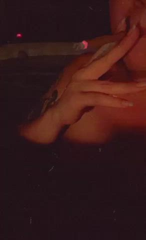 Wanna fuck in my hottub?