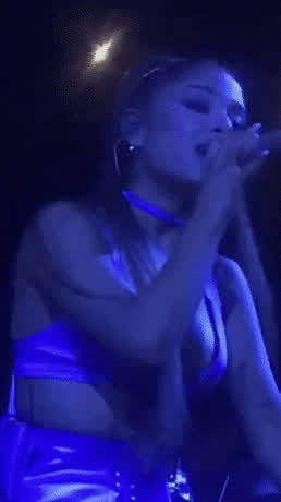 Ariana Grande Boobs Nipslip gif