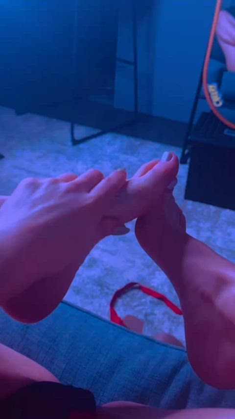 barefootmilf feet feet fetish foot fetish foot worship milf soles tease toes gif