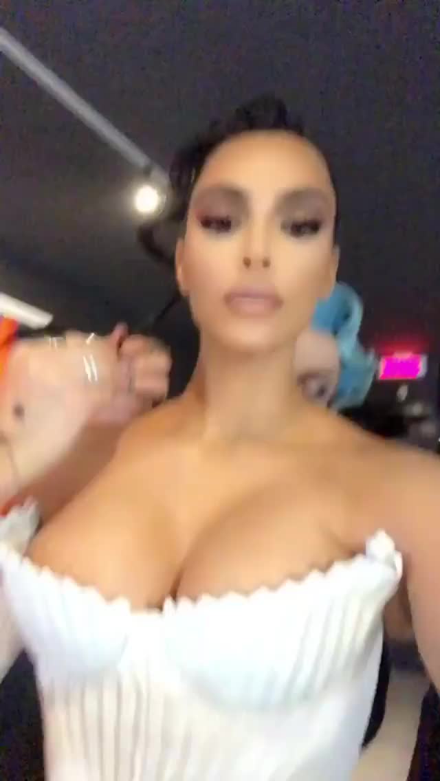 kimkardashian 26 2 2019 6 26 20 536