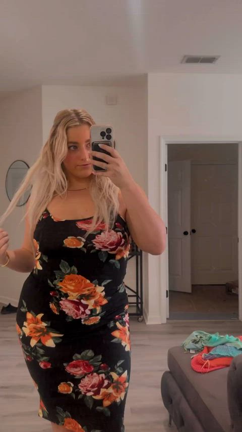 ass big tits blonde clothed curvy dress non-nude onlyfans tiktok gif