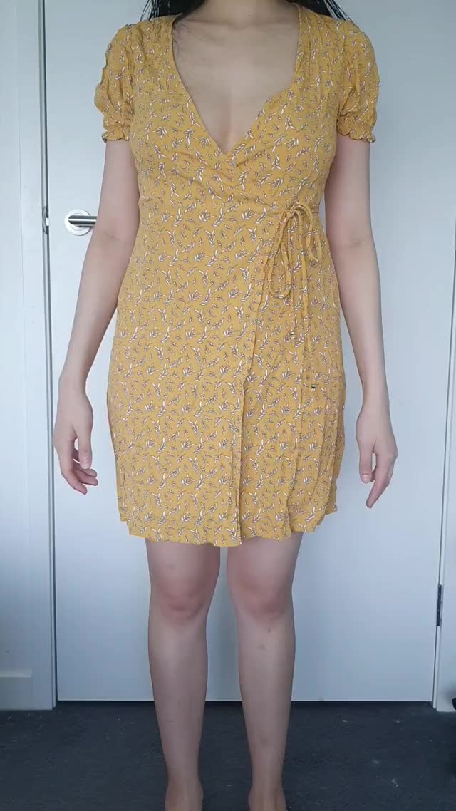 I tried to be sexy but my dress got stuck ?