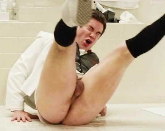 Adam DeVine Nude at the Gay-Male-Celebs.com