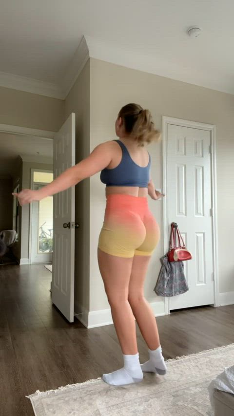 After the gym booty jiggles