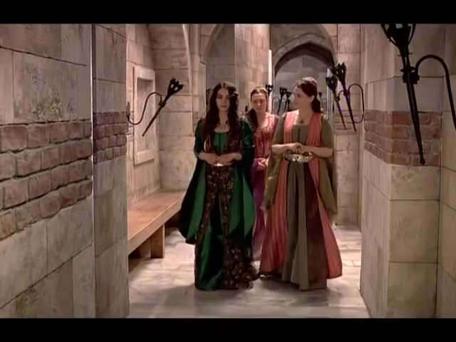 Muhteşem Yüzyıl - 13.Bölüm (HD) Mahidevran Sultan walking w/Gulsah