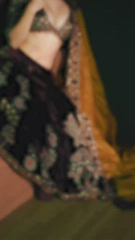 bollywood boobs busty celebrity cleavage curvy desi glamour indian sunny leone gif