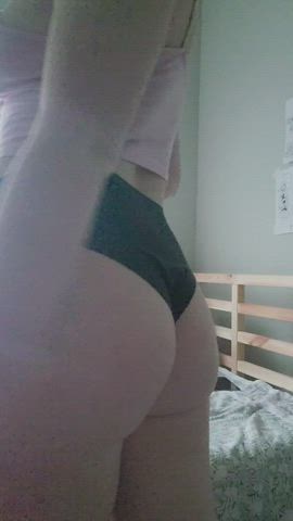 anyone here a fan of spanking?? ;)