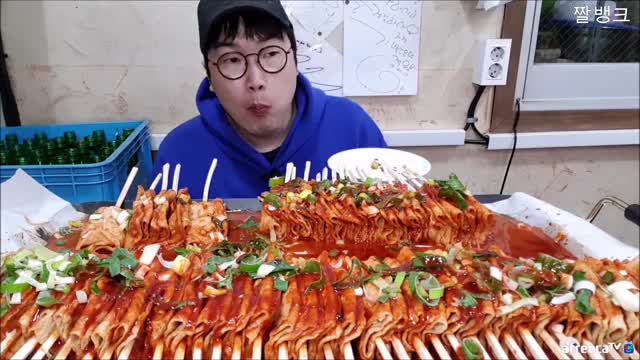 야식이_빨간오뎅 무려 70개 먹방-5