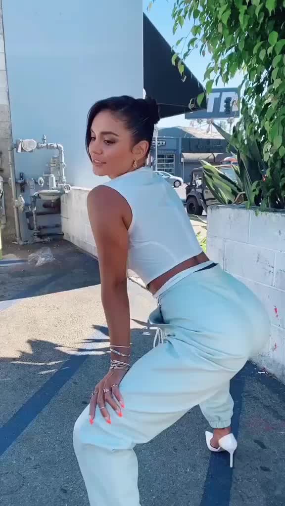 Vanessa Hudgens gif