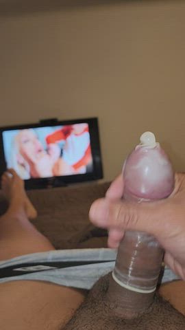 Pumping out a quick one to some MILF porn
