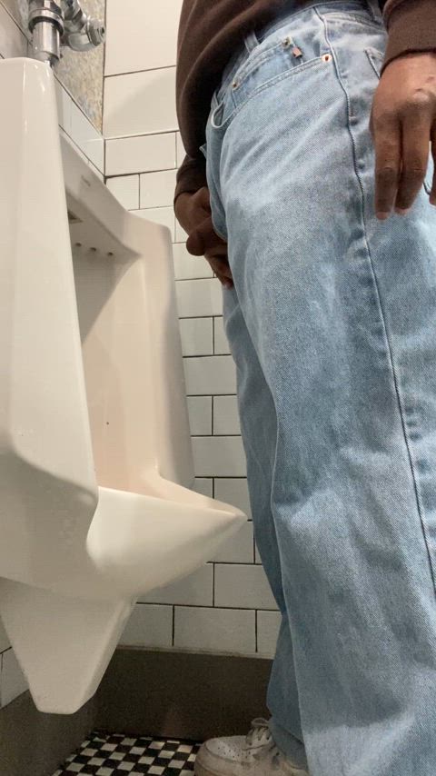 transmasc uses STP at urinal