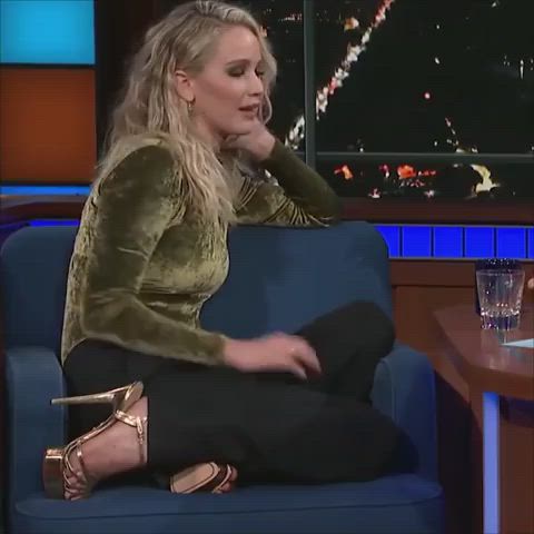 jennifer lawrence sexy sexy voice gif