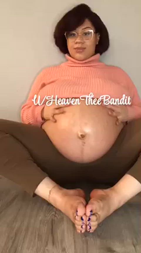 belly button milf pregnant belly pregnant-porn gif