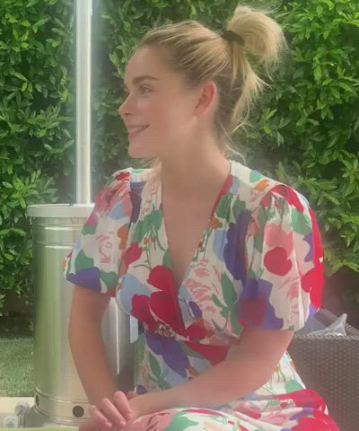 cute kiernan shipka sexy gif