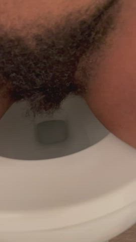 Watch my hairy pussy pee🤤💛