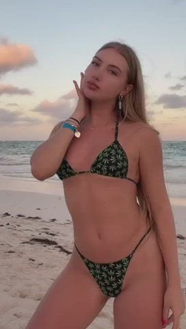 BBC Big Ass Bikini Cute Dancing Pussy Teen TikTok White Girl gif