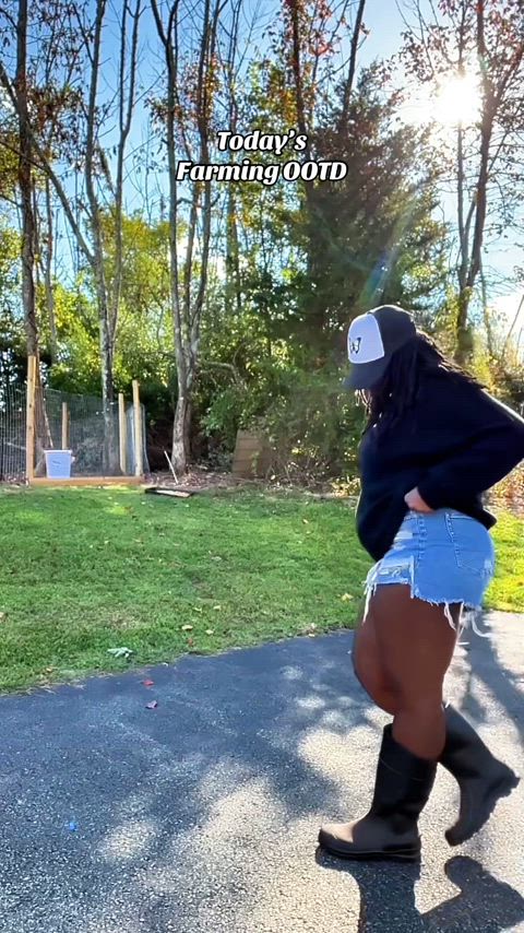 boots jean shorts milf mom onlyfans outdoor sfw shorts thick thighs curvy-chicks