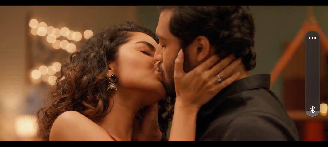 indian kissing saree gif