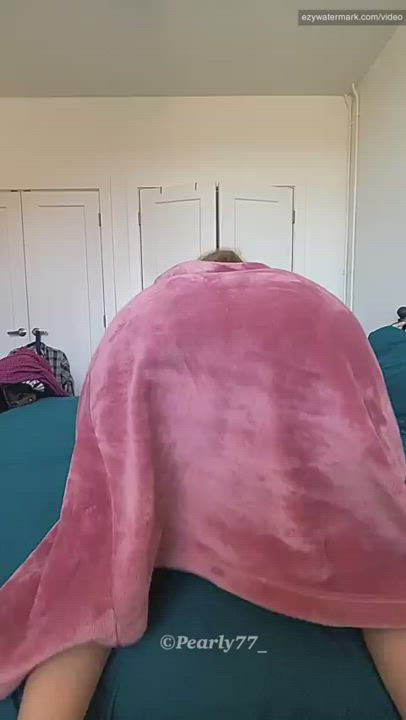 Pawg Robe Twerking gif