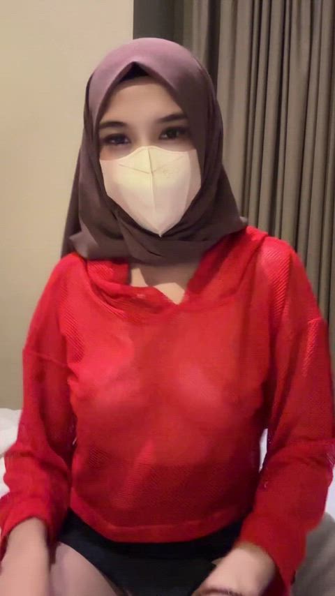 asian hijab reveal bigger-than-you-thought busty-asians tik-tok titty-drop twerking