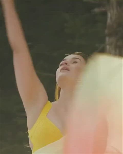 Freshest MILF in the Market Alia Bhatt tempting with those Smooth Armpits and Udders