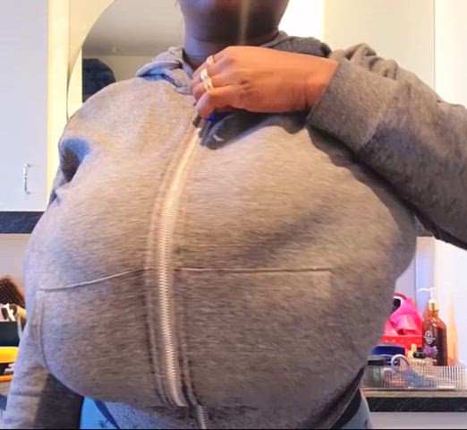 amateur big tits boobs busty ebony huge tits natural tits tits gif