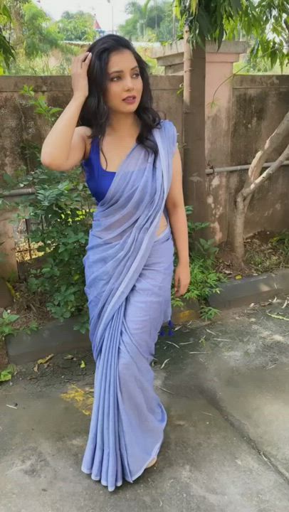 Sayali Sanjeev is a bomb in Saree