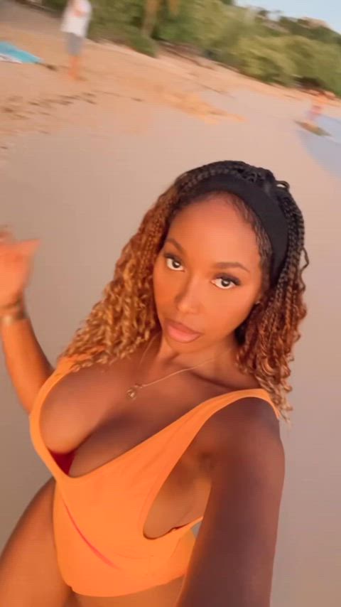 amateur big tits busty cute ebony milf onlyfans tits bigtits only-fans-365 onlyfans-creators