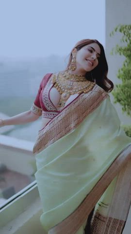 big tits cleavage desi saree gif