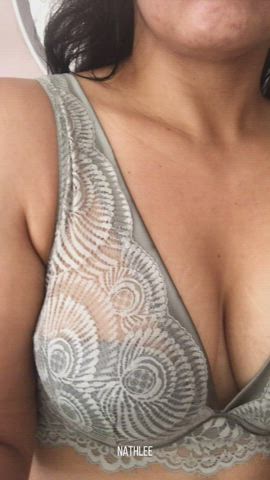 Who like the details about my bra? [F]