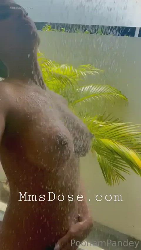 boobs nipples poonam pandey gif