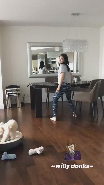 Camila shaking her huge ass