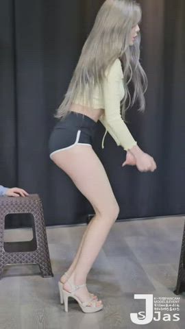 ass dancing korean tease gif