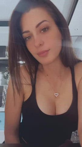 cleavage cute pretty gif