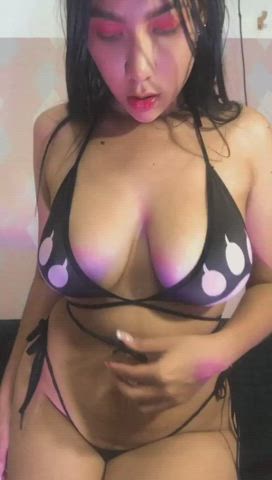 big tits boobs bouncing tits camgirl colombian curvy latina natural tits pussy gif