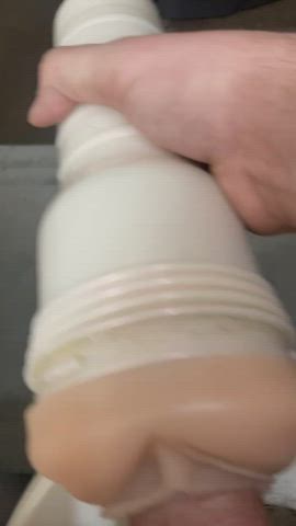 Here’s a quick cumshot I filmed for a girl on kik